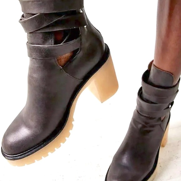 FREE PEOPLE Jesse Cutout Platform Lug Rubber Sole Leather Ankle Boots - Picture 2 of 16